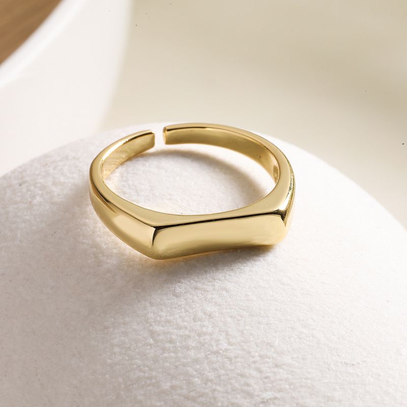 ANILLO GEOMÉTRICO MINIMALISTA