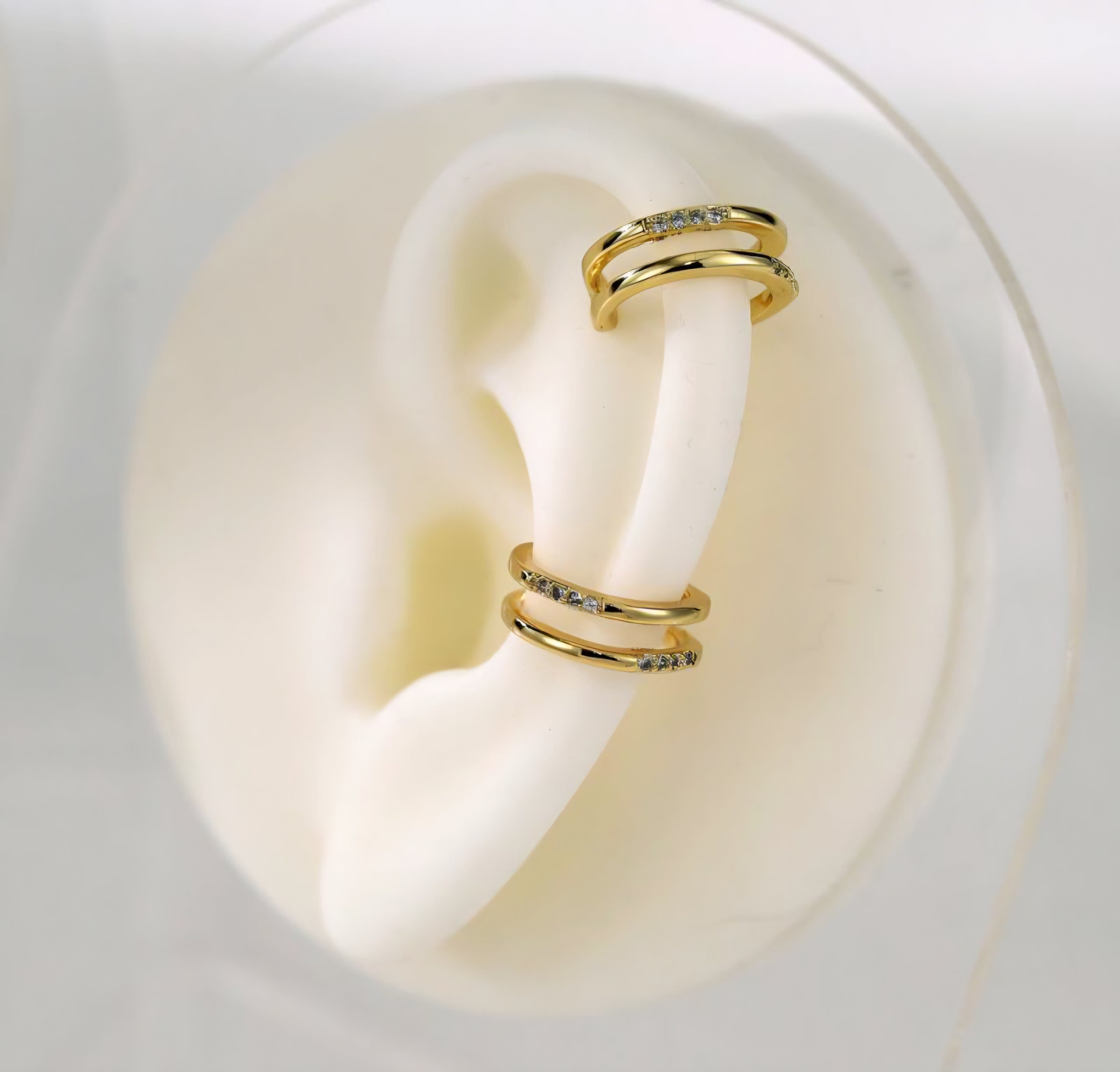 ARETES EAR CUFFS CON BRILLANTES