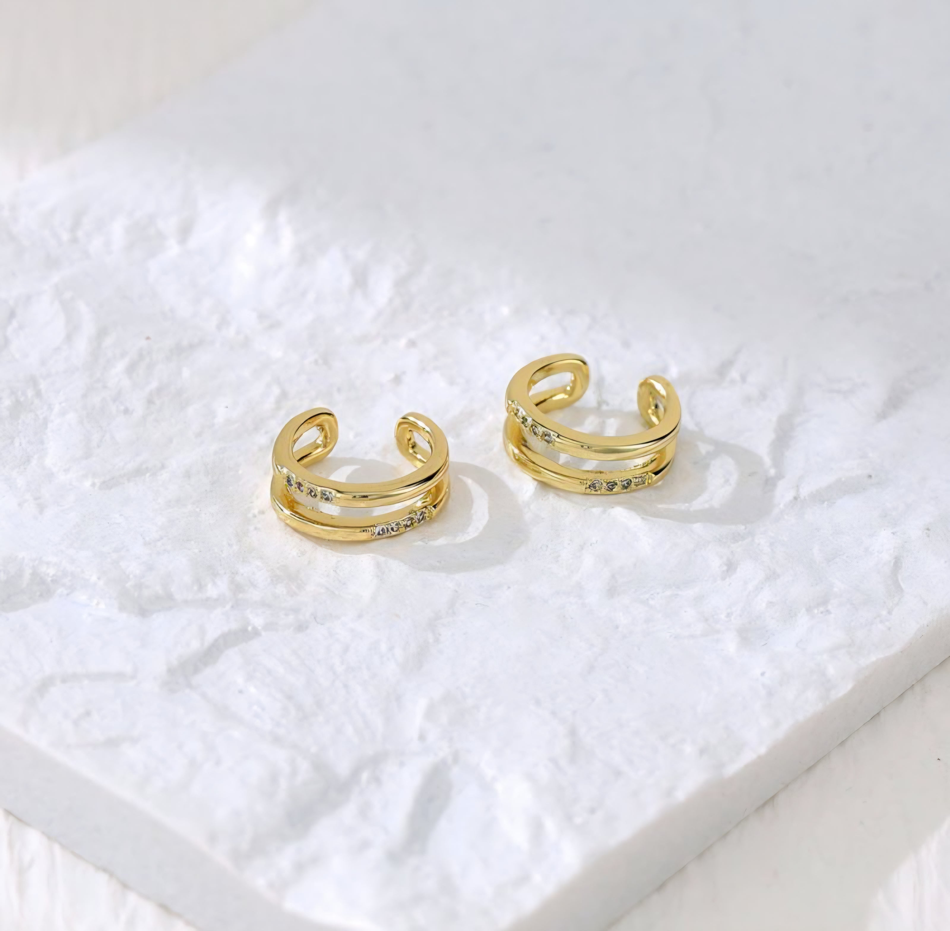 ARETES EAR CUFFS CON BRILLANTES