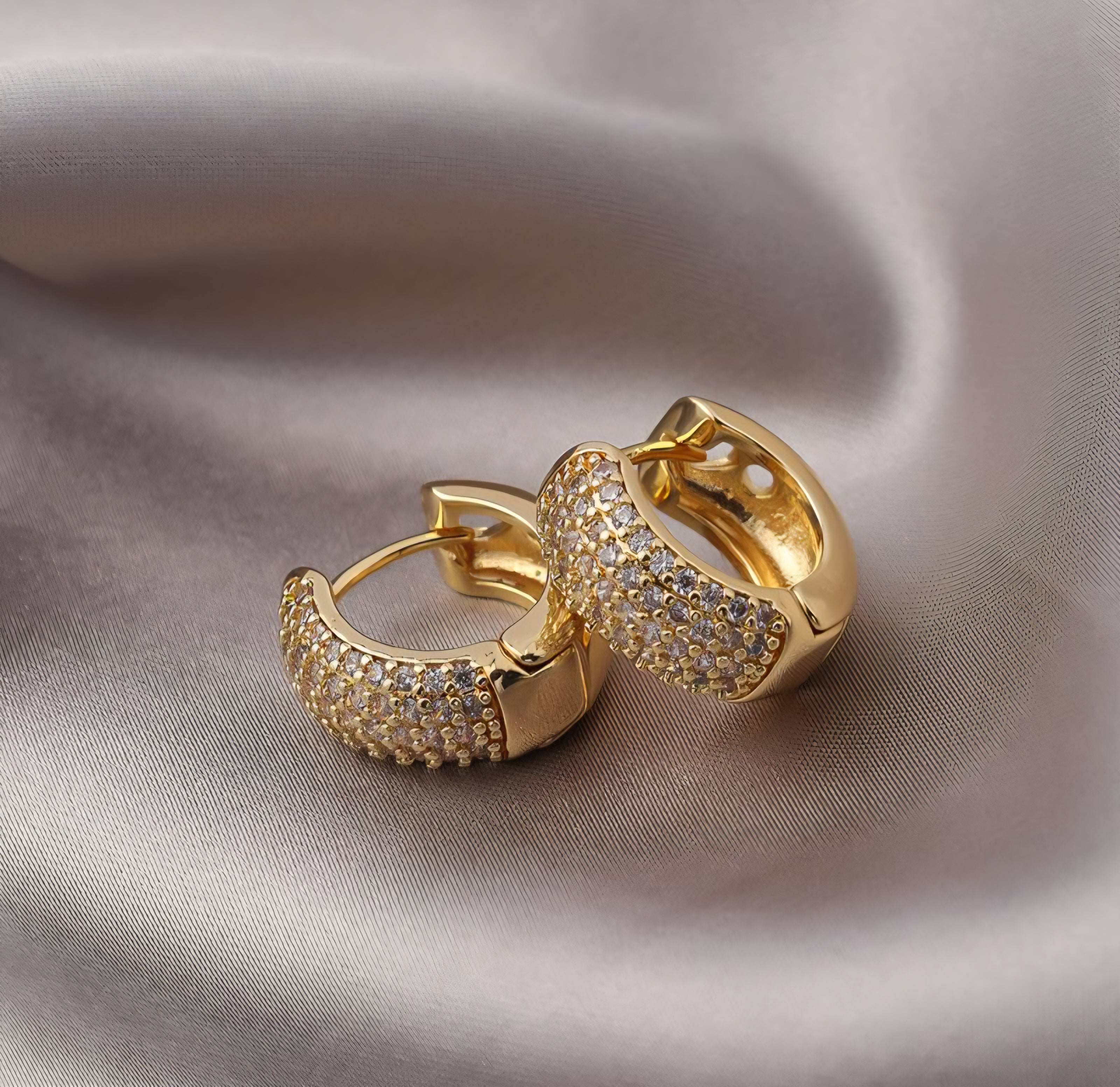 ARETES HUGGIES REDONDOS PAVÉ