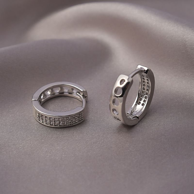 ARETES HUGGIES CON BRILLANTES