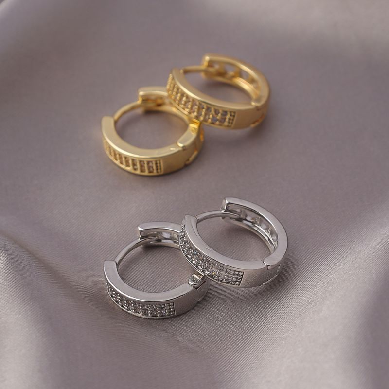 ARETES HUGGIES CON BRILLANTES