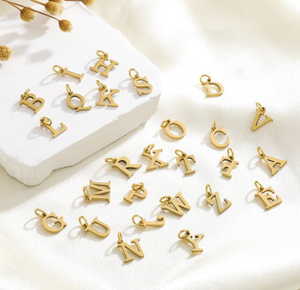 DIJE DE LETRA (DORADA)