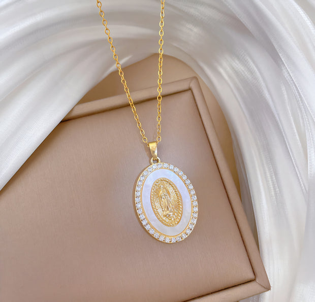 COLLAR VIRGEN OVALADO