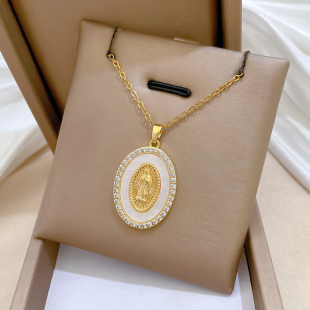 COLLAR VIRGEN OVALADO